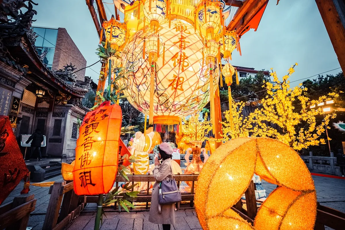 woman, lanterns, chinese lanterns, paper lanterns, lighting, illuminated, taiwan, taipei, prayer, lunar new year, taiwan, taiwan, taiwan, taiwan, taiwan, taipei